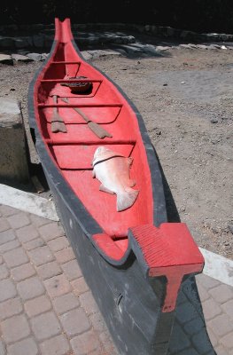 Replica of Chinook Indian fishing boat